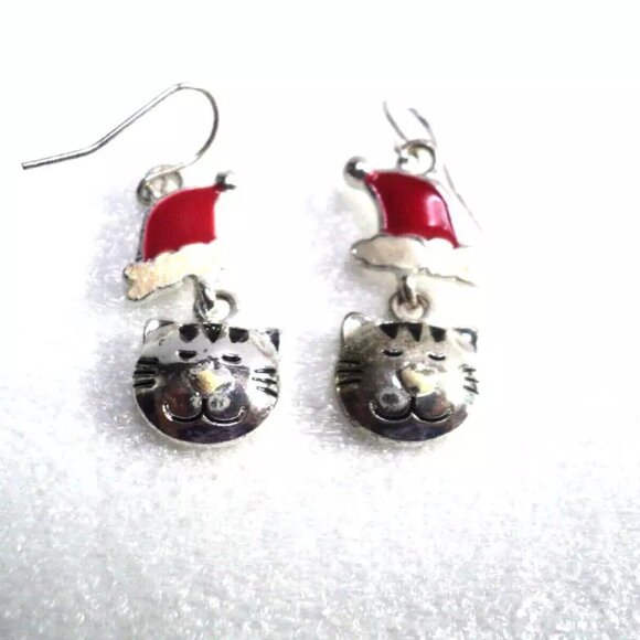 Dangle Earrings Cat Heads w/ Santa Hats On Fish Hook Wires Christmas Holiday NEW - Picture 1 of 2